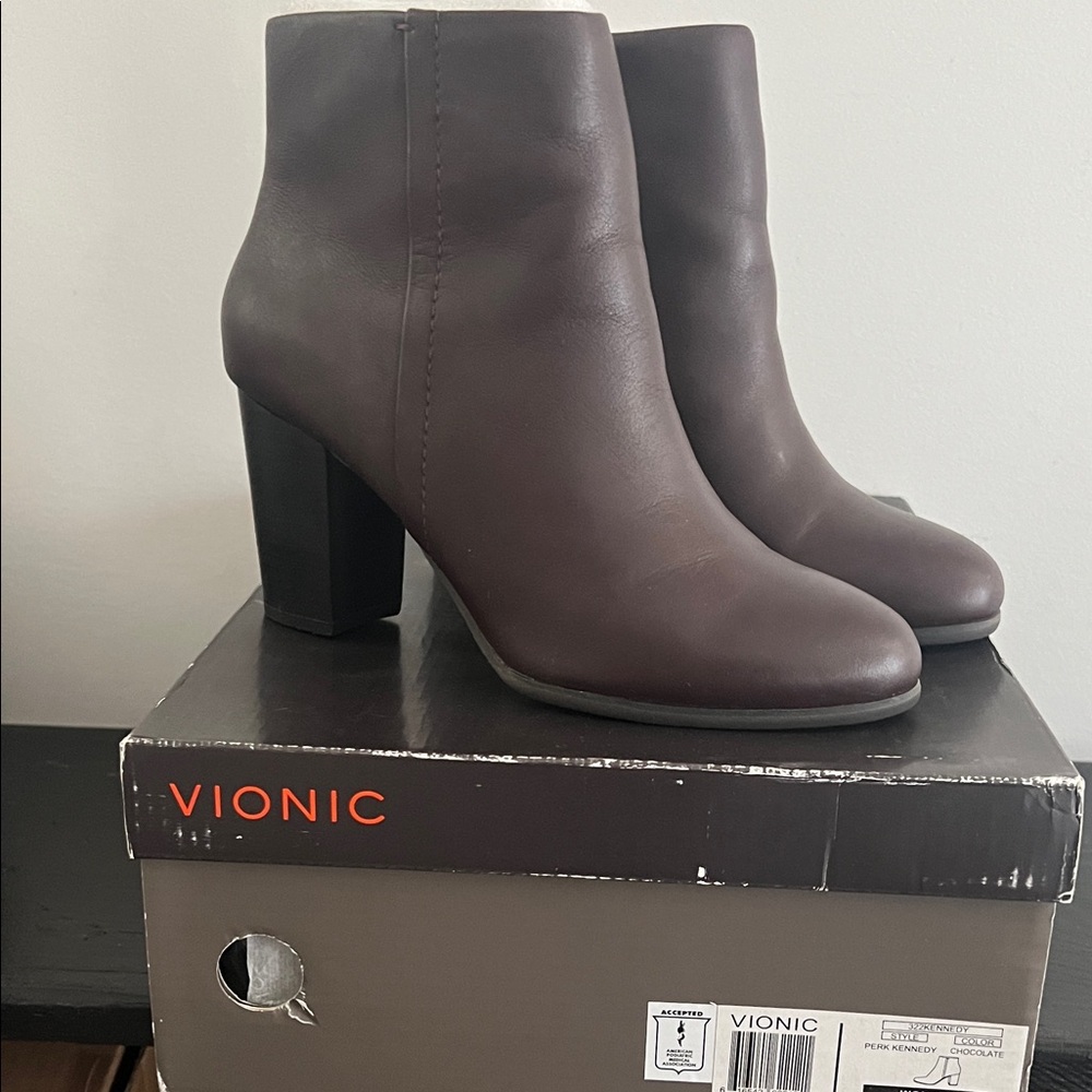 Vionic Perk Kennedy Women's Brown Ankle Boots